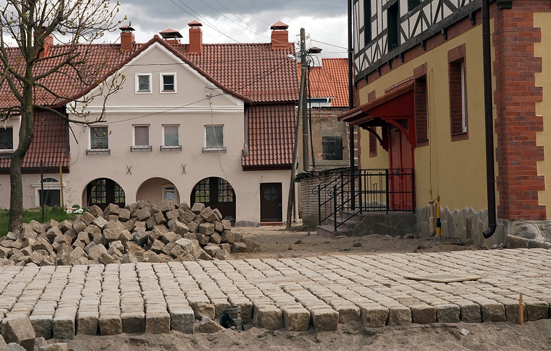 Restoration of old paving stones-min
