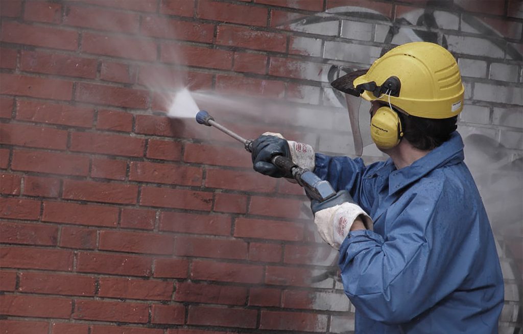 Cleaning of building facades and graffiti removal in European cities